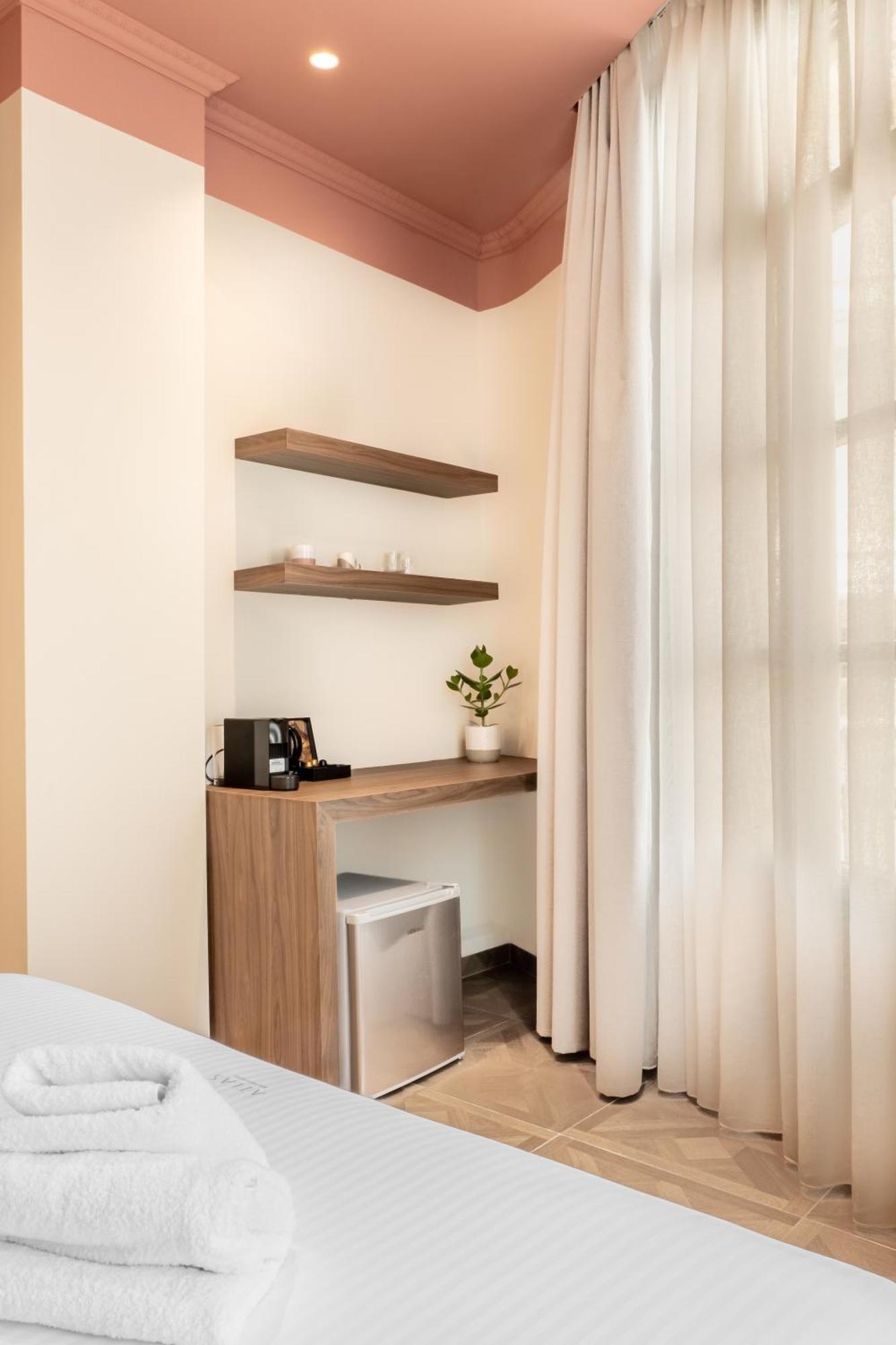 Atlas Boutique Suites Kavala Exterior photo